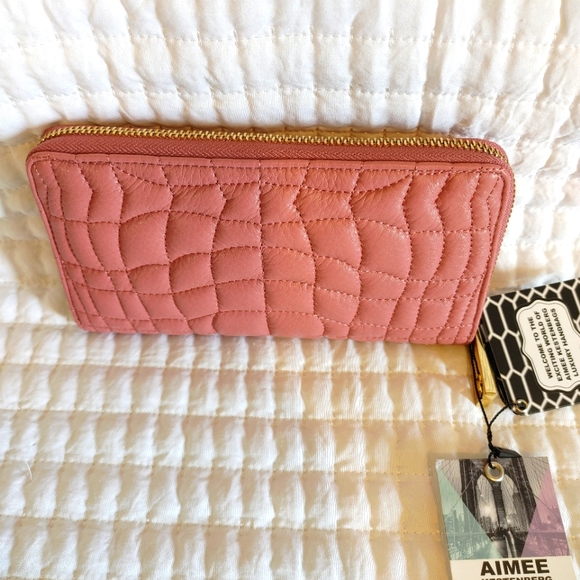 Aimee Kestenberg - Picture 2 of 3